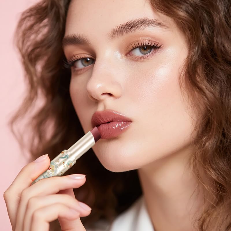 Catkin lip balm care for dry lips close-up