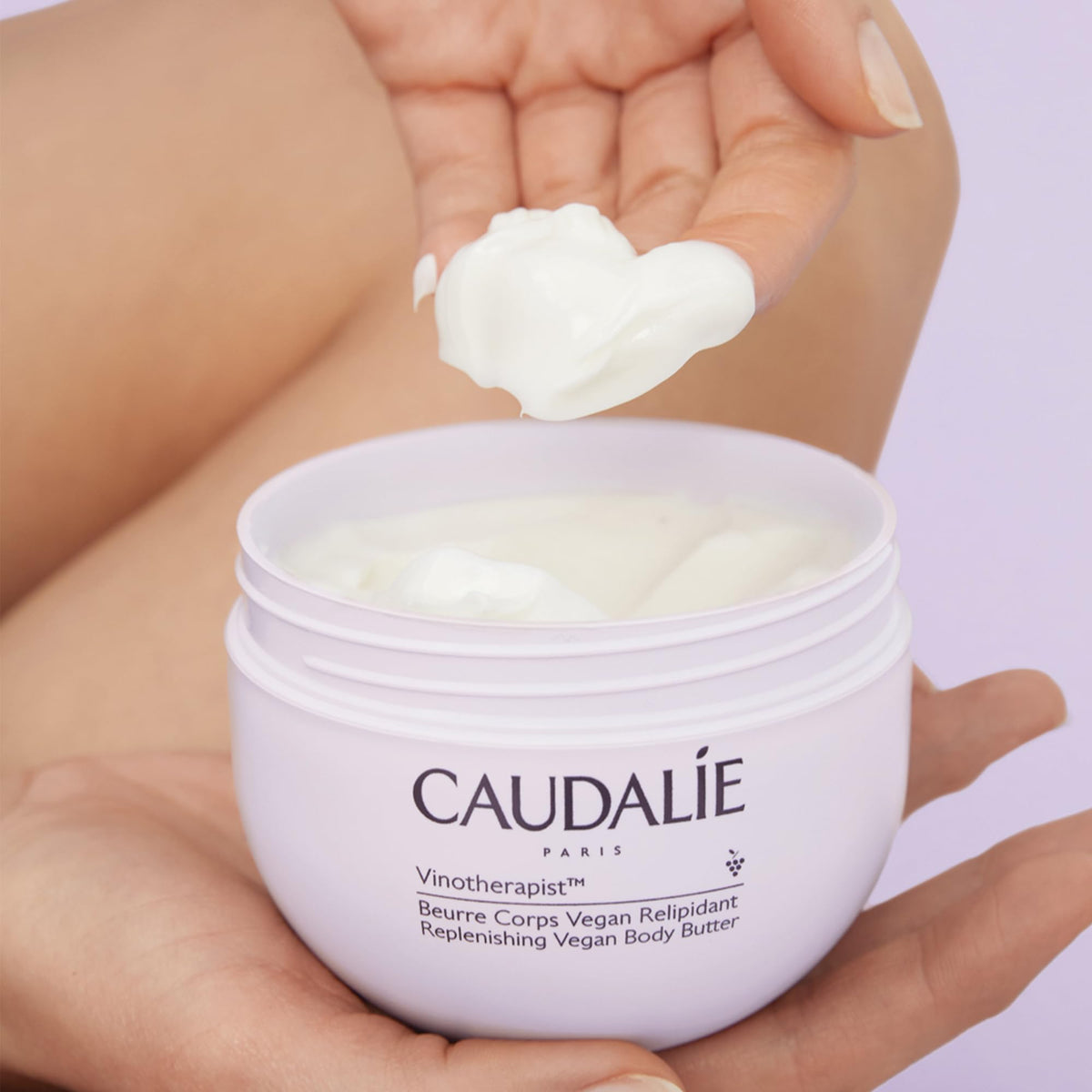 Application on elbows and knees to hydrate very dry skin with Caudalie butter.