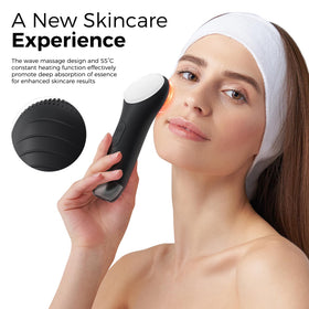 Ccigedy Face Scrubber in shower demonstrates safe wet use.