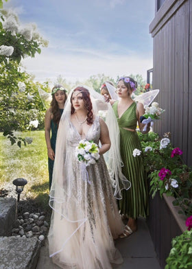 CellElection roses and sunflowers decorate the wreath for romantic detail
