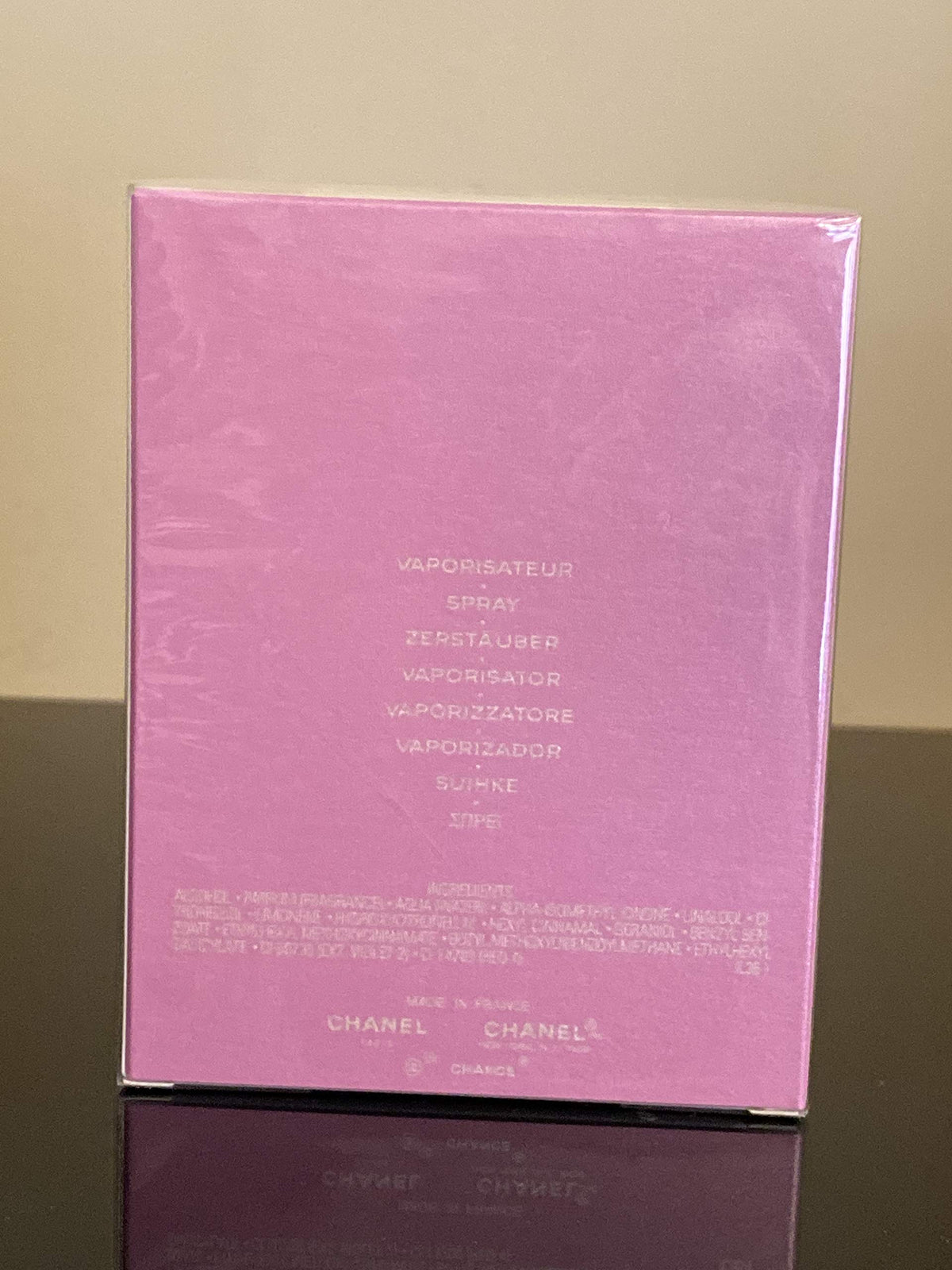 Chanel Chance Eau Tendre packaging display, inviting a playful floral mood for daytime wear.