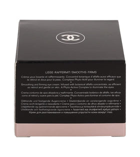 CHANEL Le Lift Crème Yeux upper eyelid application aims to lift the gaze.