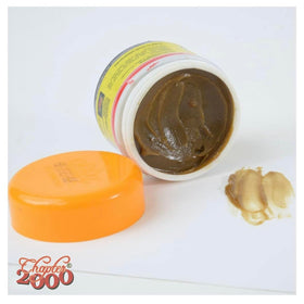 Chapter 2000 apply shot demonstrates easy daily scalp application for refreshed feel.