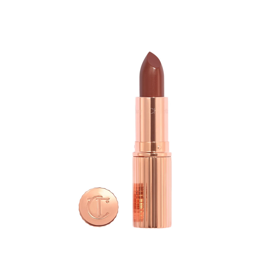 Charlotte Tilbury K.I.S.S.I.N.G Pillow Talk Deep lipstick close-up on bullet showing satin-glow moisture.