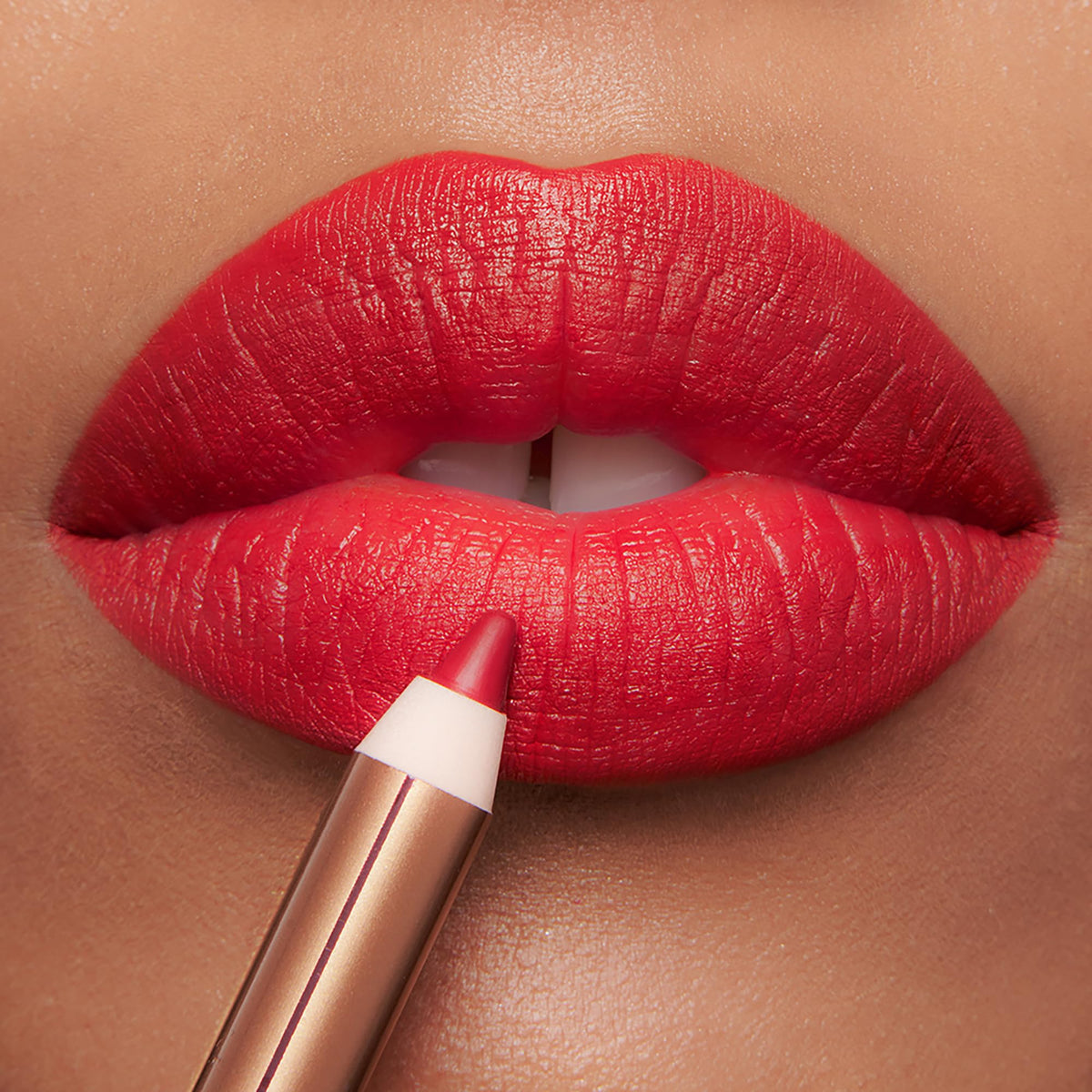 Charlotte Tilbury Lip Cheat adds a fuller lip look with precise edging