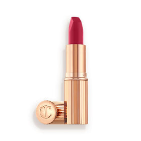 Charlotte Tilbury Matte Revolution Queen square-tip for precise lip definition and fuller look.