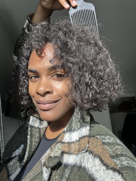 Chicago Comb Model 11 carbon fiber tines lift and shape curls.