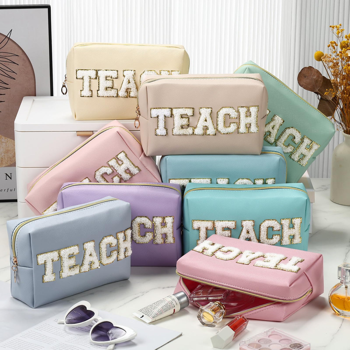 Chunful vivid color makeup pouch, moisture-resistant PU leather for daily use.