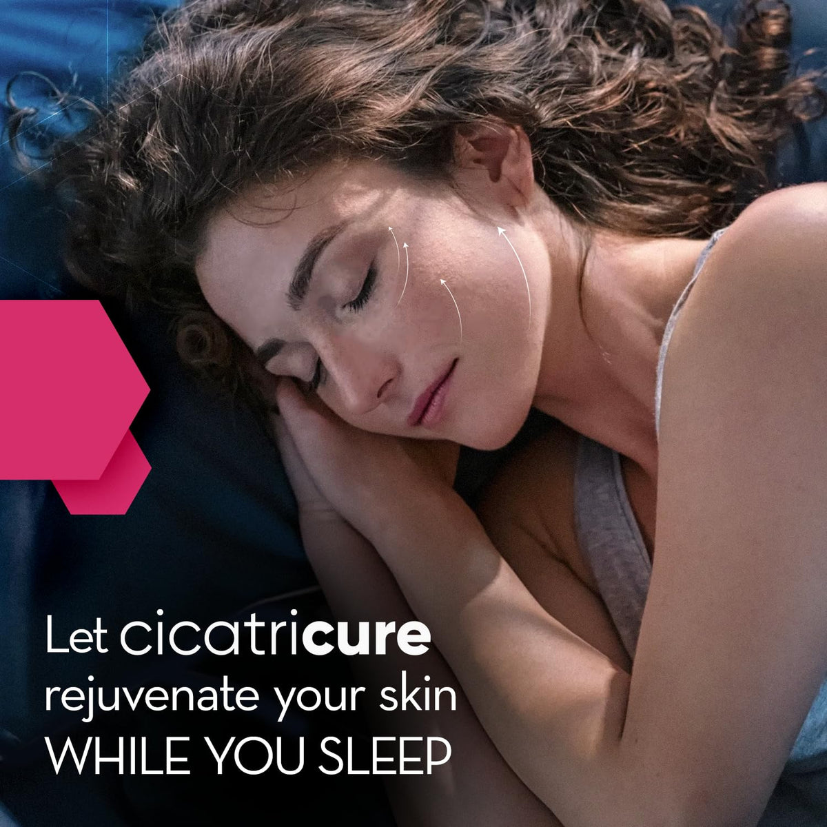 Cicatricure night cream texture after application with dewy finish