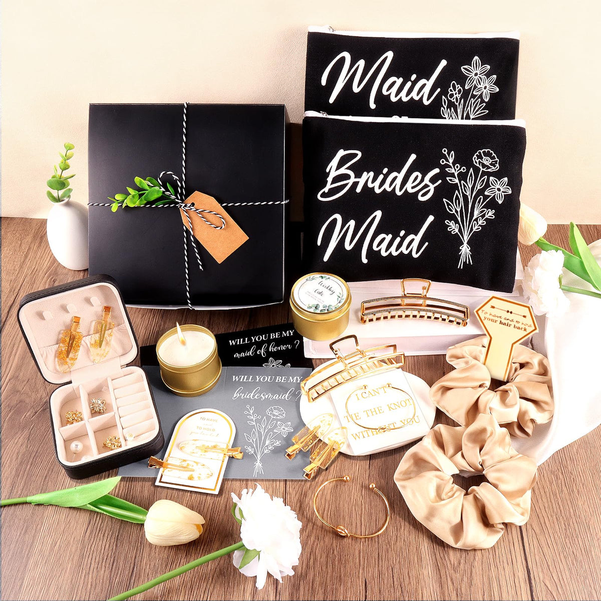 CityChalet scented candle adds a calming scent to gifting moments