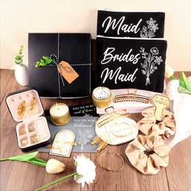 CityChalet scented candle adds a calming scent to gifting moments