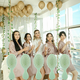 Ciulaiy 8-piece bridesmaid gift brush pack for stylish party favors.