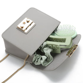 Ciulaiy bachelorette party favor brush pack adds charm.