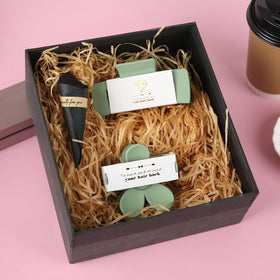 Ciulaiy proposal gift packaging shows care and quality.