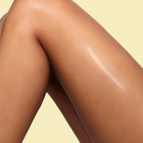Clarins Relax Body Treatment Oil close-up highlighting hazelnut oil nourishment