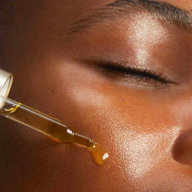 Clarins Santal Face Oil highlights sandalwood, cardamom and lavender ingredients.