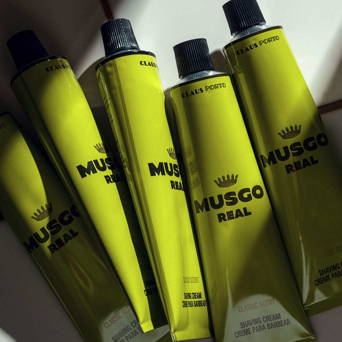 Claus Porto Musgo Real Shaving Cream Classic Scent texture provides moisture for nourished skin
