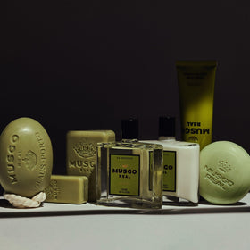 Claus Porto Musgo Real soap with walnut oil promoting smooth, hydrated skin.