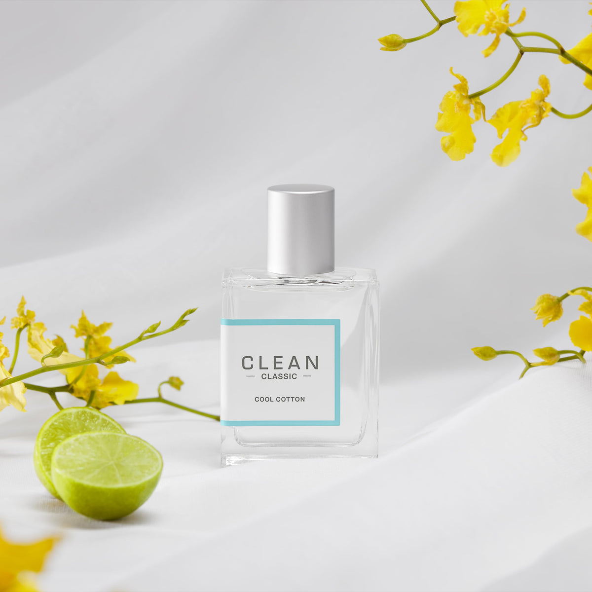 Label detail shows green apple and cotton notes for a crisp aroma.