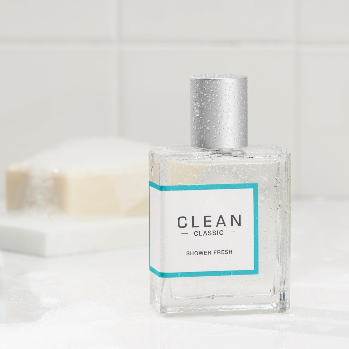 CLEAN CLASSIC Shower Fresh lily of the valley detail