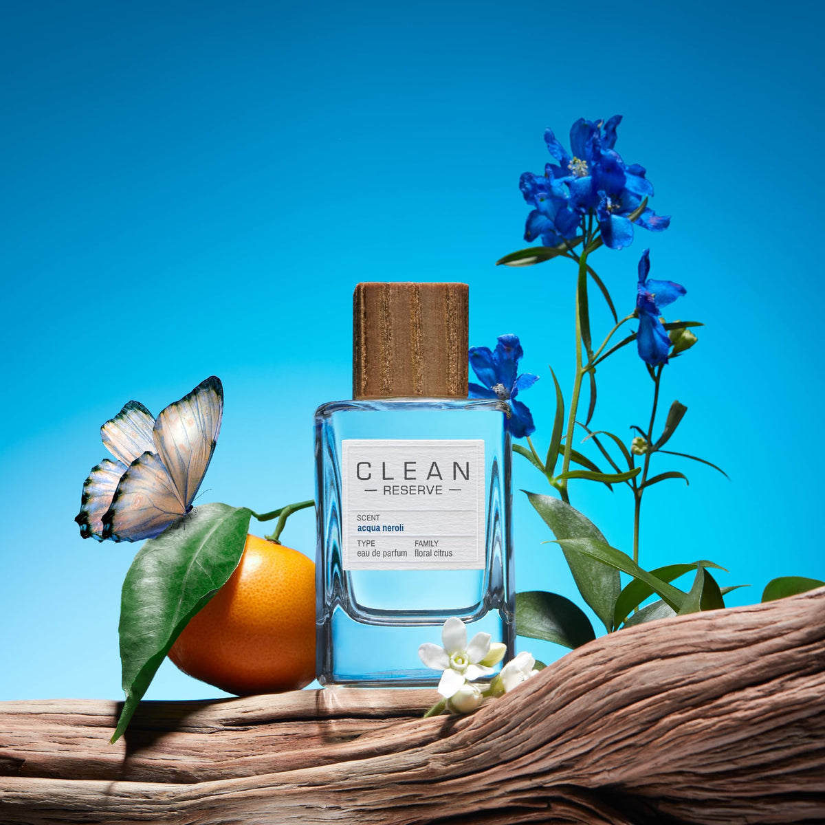 Mediterranean inspiration scene hints at a lasting daytime fragrance