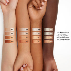 Clinique True Highlight Daylit Bronze swatch provides warm, sunlit depth on the cheekbone.