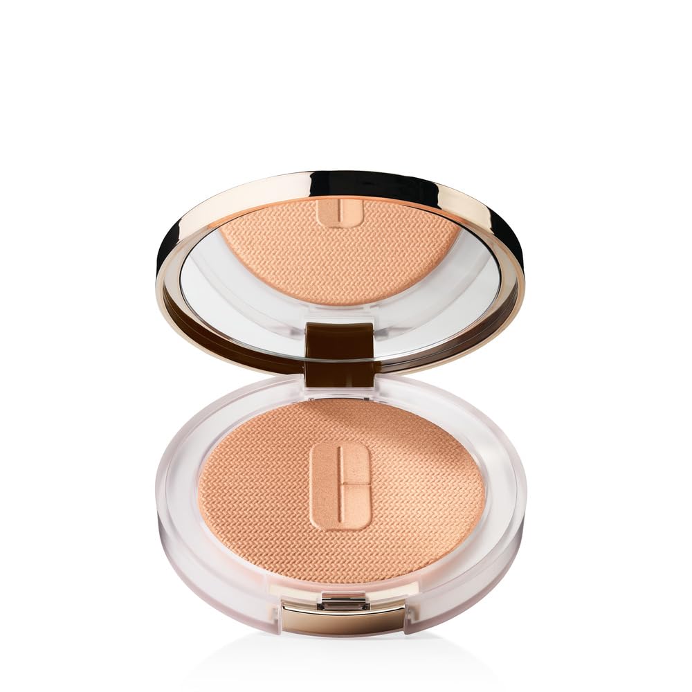 Clinique True Highlight Moonlit Pearl swatch adds subtle radiance for daily glow.