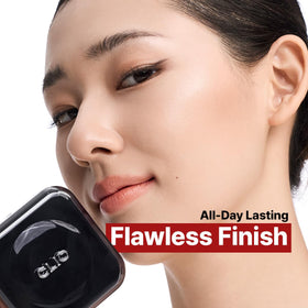 CLIO Kill Cover Founwear Cushion Ginger application swirl demonstrates seamless blending