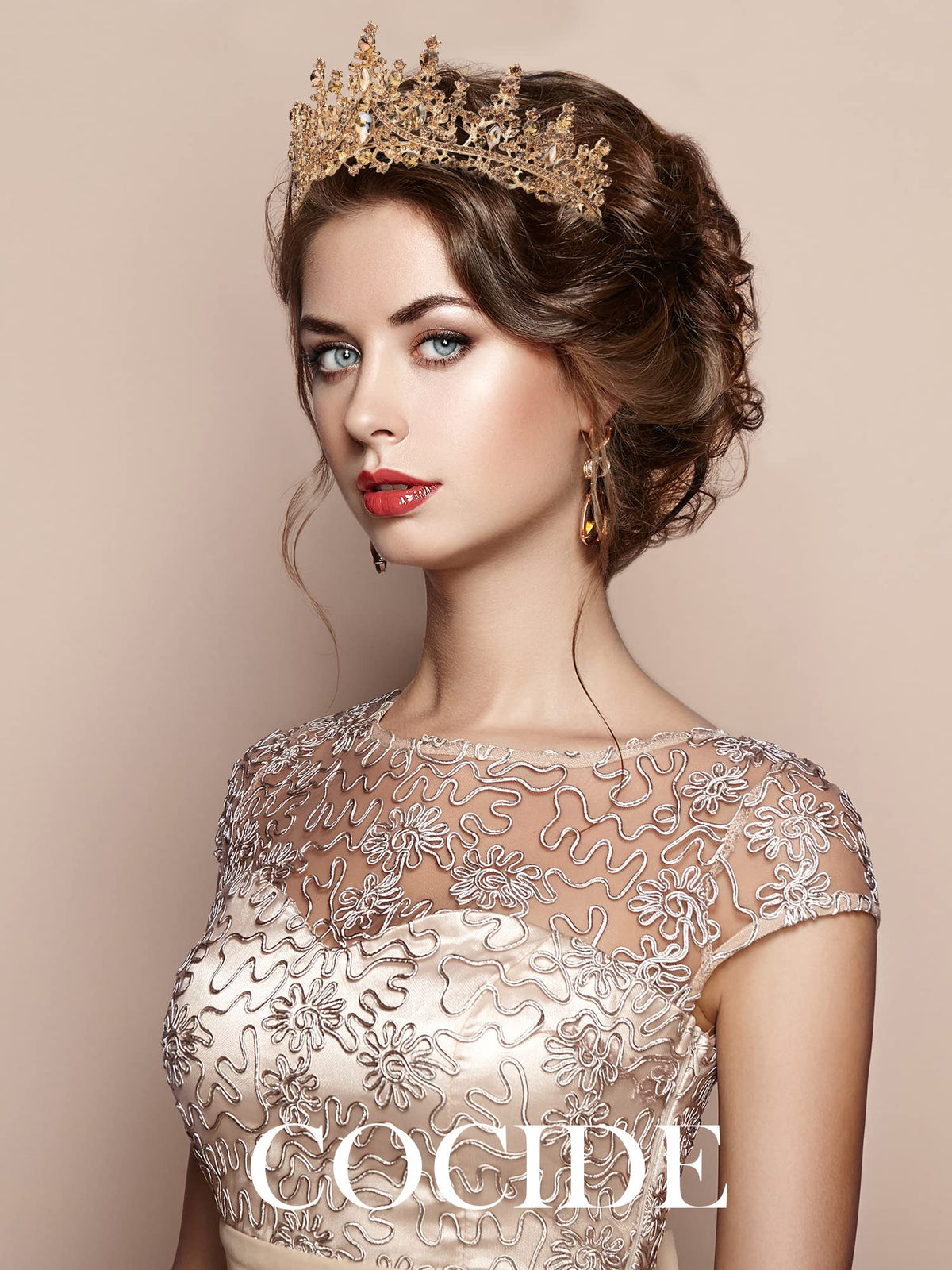 COCIDE Gold Tiara Crown wedding scene enhances bridal styling and memories