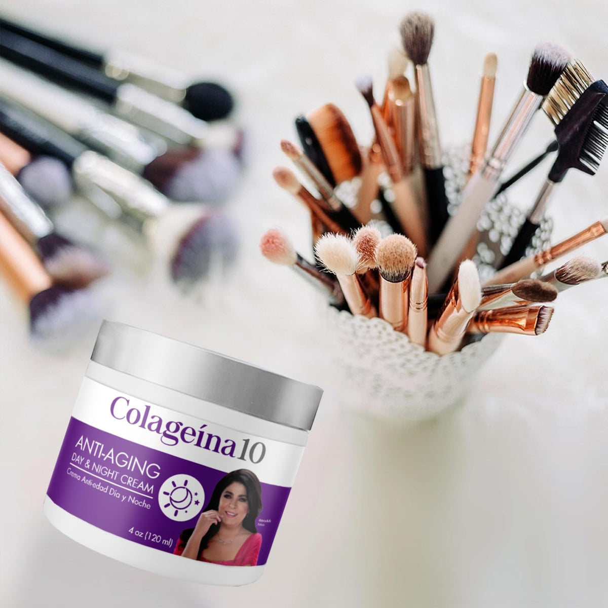 Colageina 10 bottle with pump demonstrates easy daily moisturizer use.