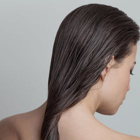 COLLEEN ROTHSCHILD Replenish & Shine ingredients highlight natural hydration.