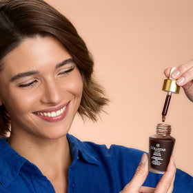 Collistar Magic Drops vitamin E detail emphasizes nourishing, skin-friendly ingredients.