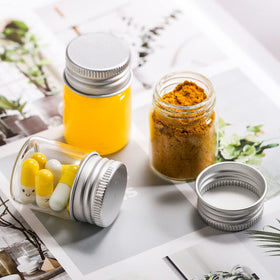 Coloch mini container ideal for DIY cosmetics and keepsakes.