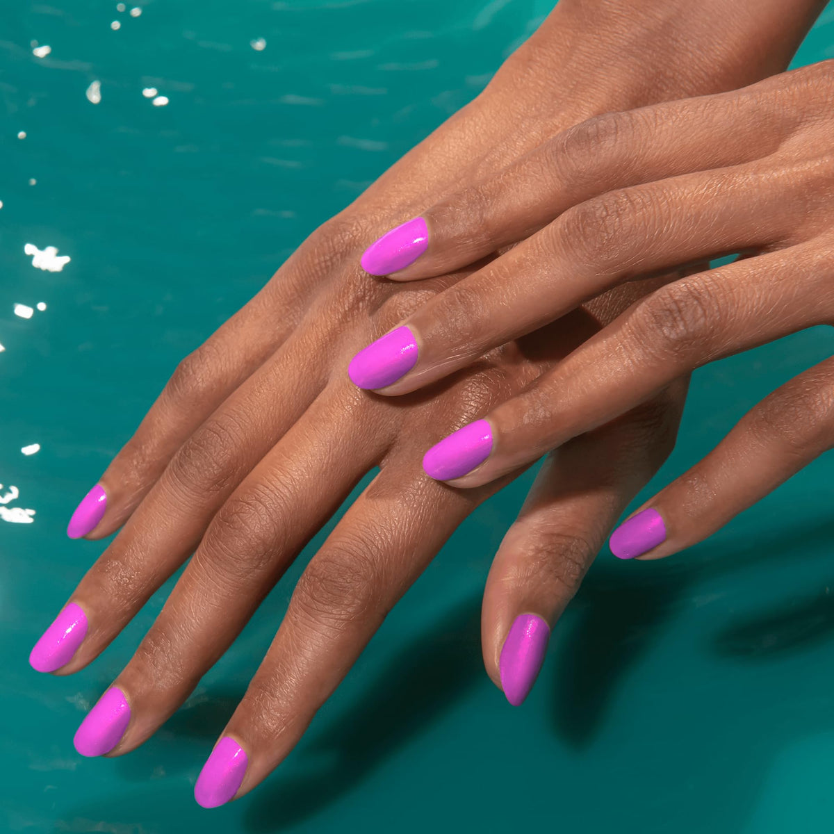 Long-lasting shine and color from Mermaid Magic nails for days of wear.