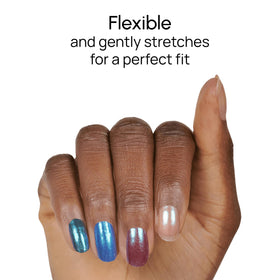 Durable, chip-resistant finish keeps nails shiny for days.