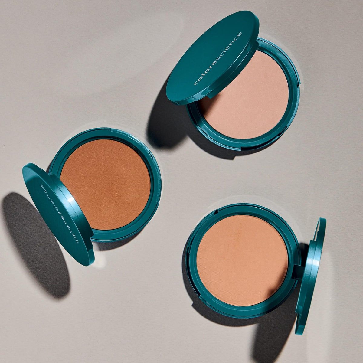 Mineral SPF 20 sunscreen protects UVA/UVB with a non-chemical base.