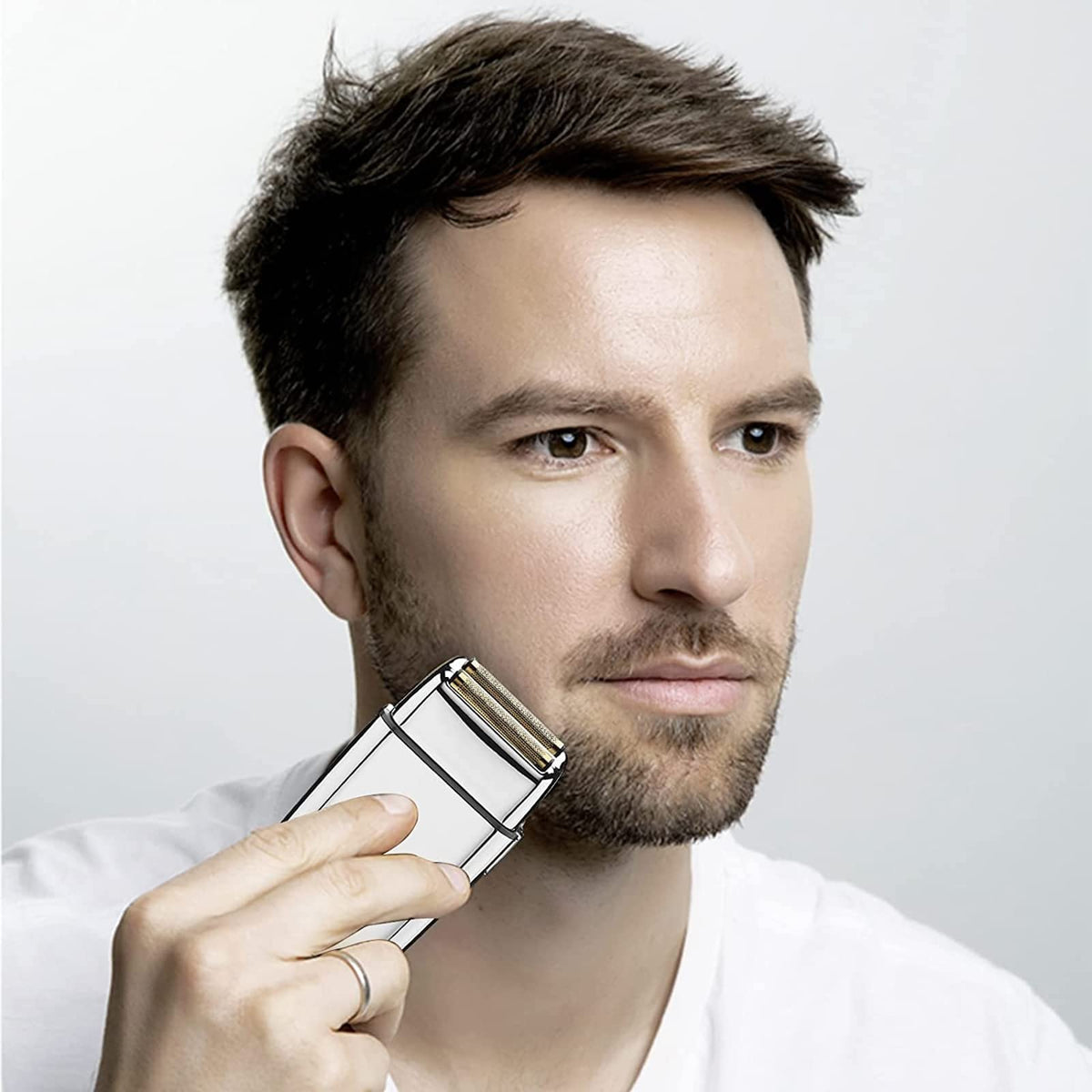 Colorski at-home shaving scenario showing quick foil change