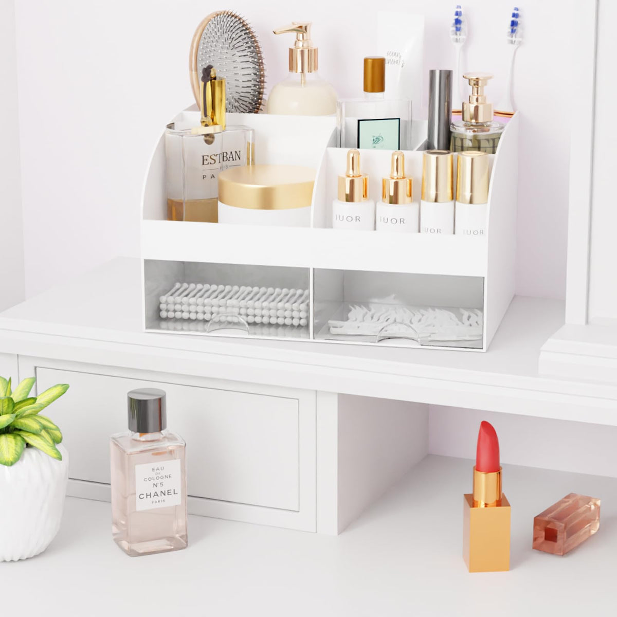 COMFYROOM cosmetic display case showing compact items neatly arranged.