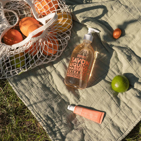 La Compagnie de Provence pink grapefruit label highlighting scent and origin
