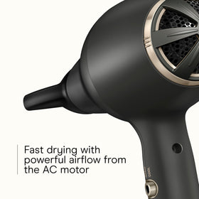 Conair Infiniti Pro Ionic Ceramic technology reduces frizz and ensures even drying.
