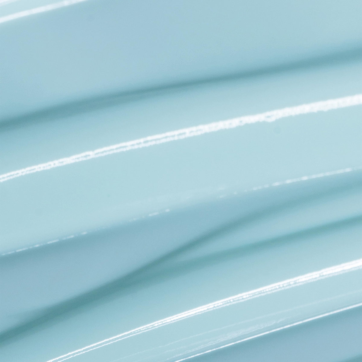 COOLA SPF 30 gel texture during application for quick absorption
