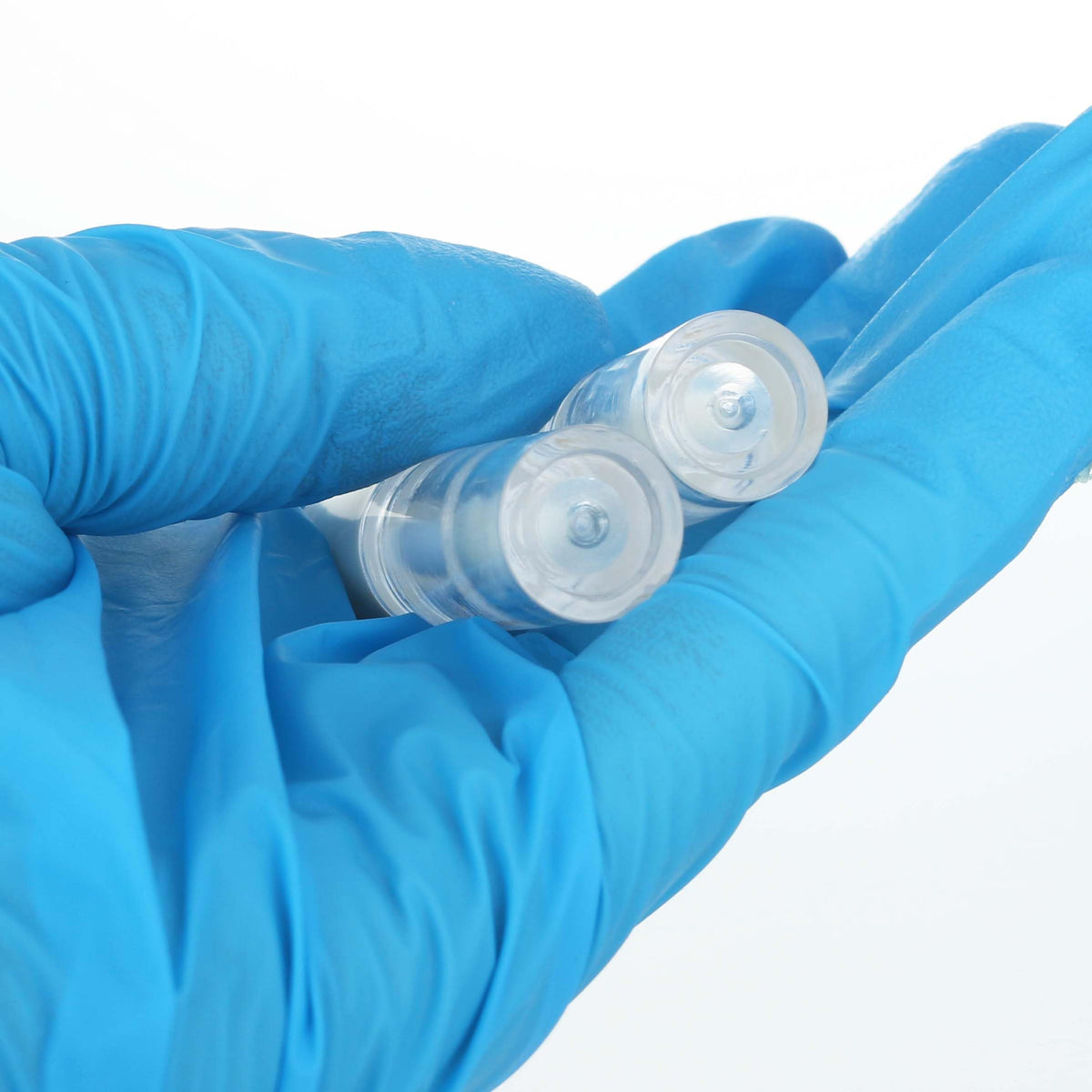 COSIDEA sample-size containers ideal for trial cosmetics.