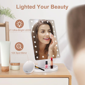 COSMIRROR dual-power option uses batteries or USB for versatile setup
