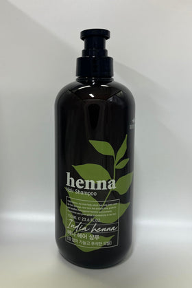 COSMOCOS Henna Hair Shampoo foamy lather close-up shows rich texture.