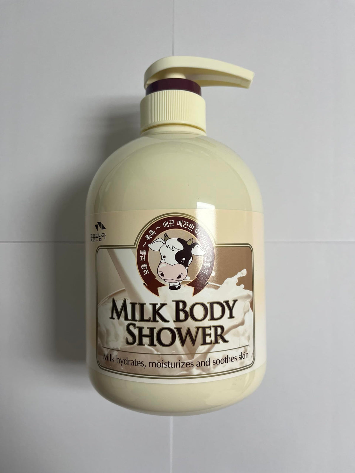 Cosmocos Somang Milk Body Wash close-up reveals creamy texture.