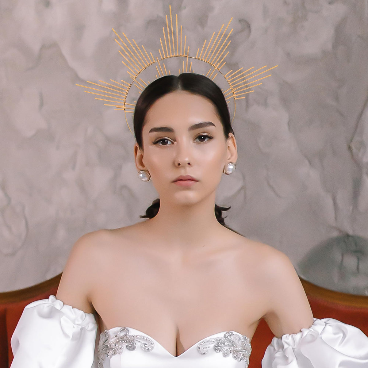 COSUCOS Golden Halo Crown side profile showing gold tone for Renaissance looks
