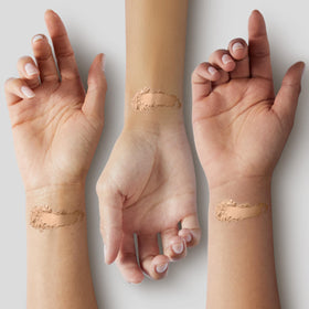 Powder applied on the skin delivering a soft, matte finish.