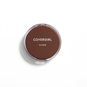 Close-up swatch of CoverGirl Clean Pressed Powder for a natural finish