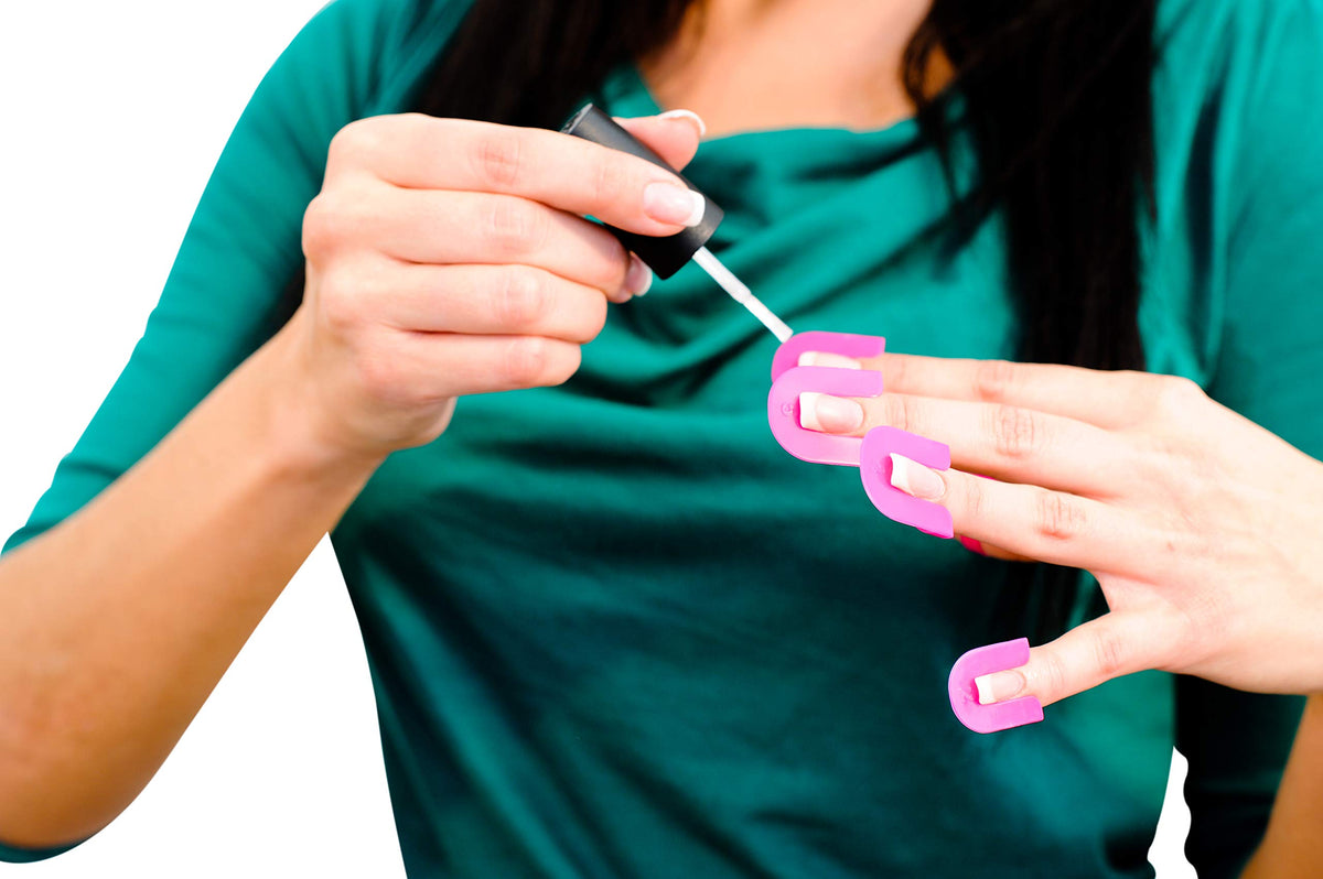 CreaNails precision nail-art guide aiding intricate designs
