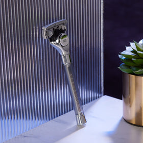 Cremo Elegant Shiny Handle highlighting customization.